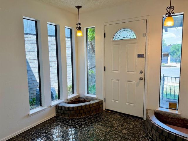 6612 Crow Circle, Oklahoma City, OK 73132
