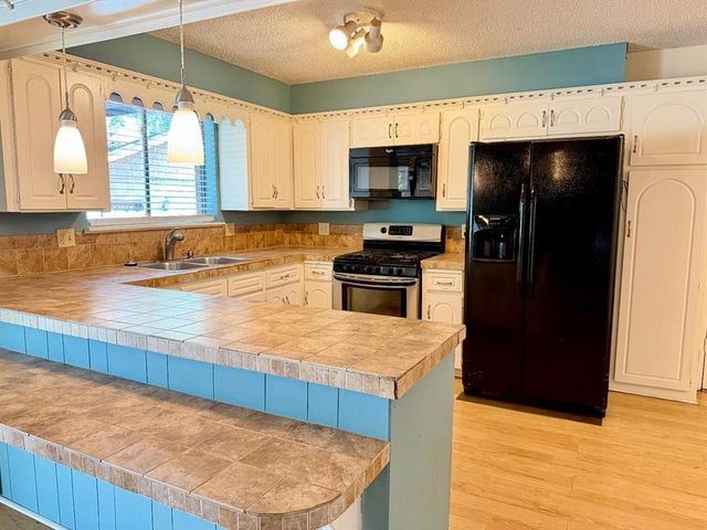 6612 Crow Circle, Oklahoma City, OK 73132