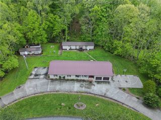 3282 Greenview Road, South Charleston, WV 25303