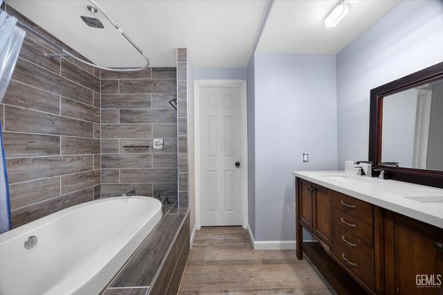 2901 Berkeley Street, Bakersfield, CA 93305