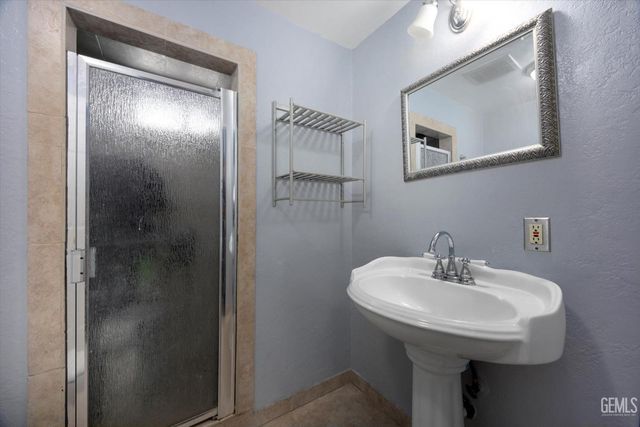 2901 Berkeley Street, Bakersfield, CA 93305