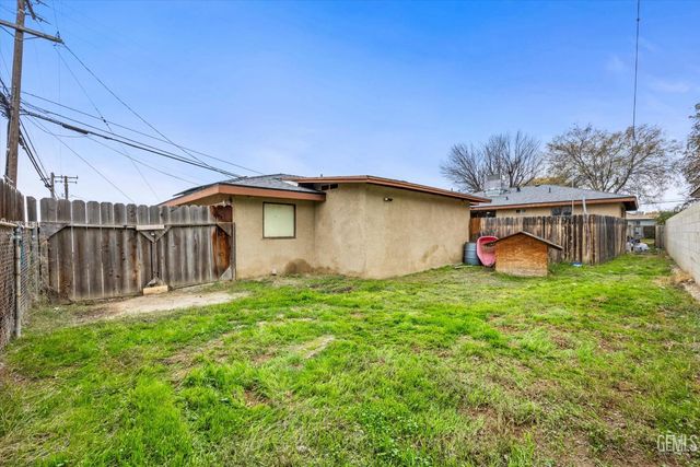 2901 Berkeley Street, Bakersfield, CA 93305