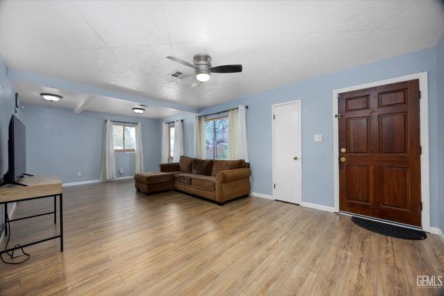 2901 Berkeley Street, Bakersfield, CA 93305