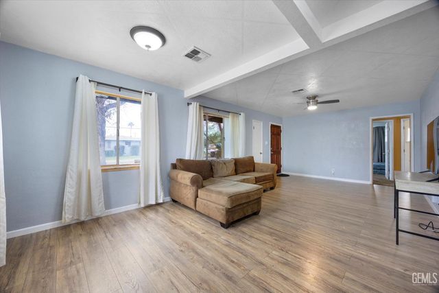 2901 Berkeley Street, Bakersfield, CA 93305