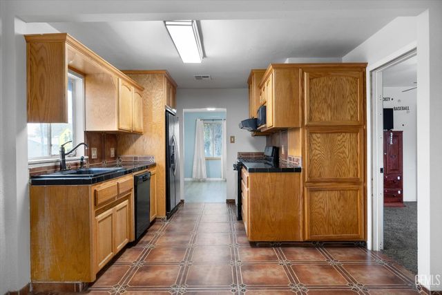 2901 Berkeley Street, Bakersfield, CA 93305