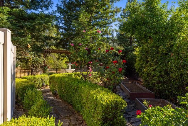 5869 Granite Hills Dr, Granite Bay, CA 95746