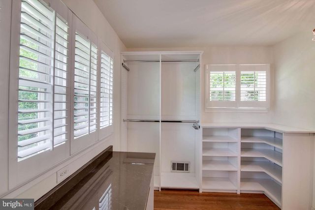1415 MAYFLOWER DR, Mclean, VA 22101