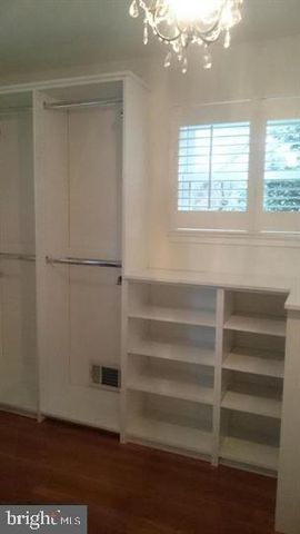 1415 MAYFLOWER DR, Mclean, VA 22101