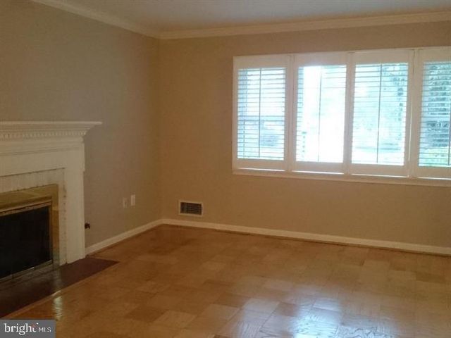 1415 MAYFLOWER DR, Mclean, VA 22101