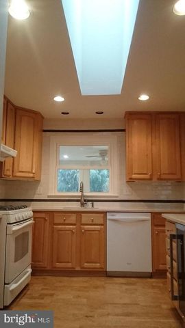 1415 MAYFLOWER DR, Mclean, VA 22101