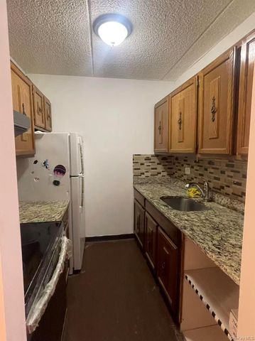 137-77 45th Avenue 3P, Flushing, NY 11355