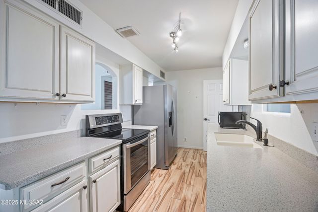 2020 W Paseo Redondo, Oracle, AZ 85623