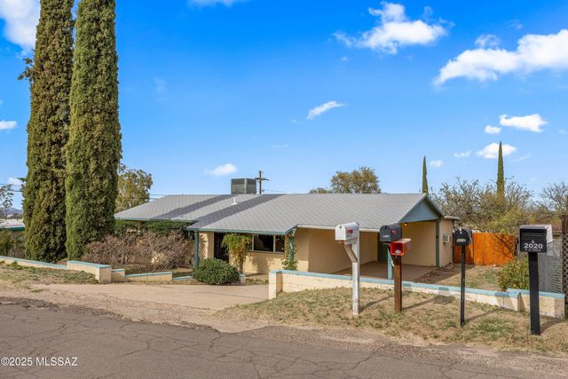 2020 W Paseo Redondo, Oracle, AZ 85623