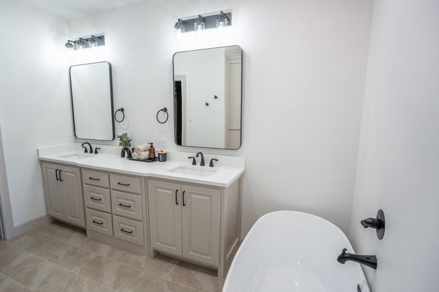 1115 N 6th Street, Wolfforth, TX 79382