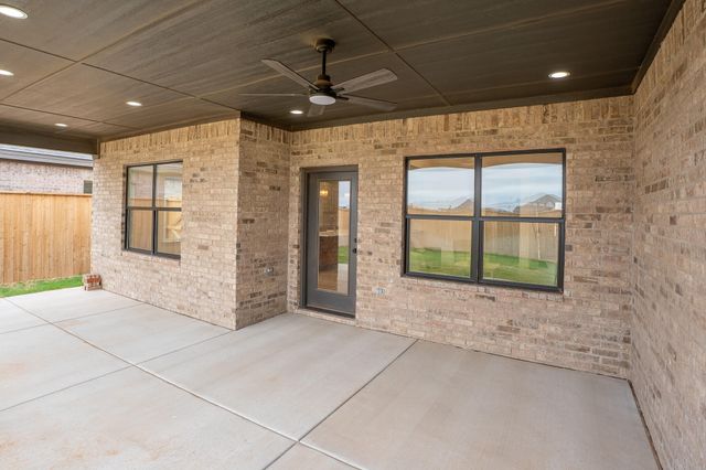 1115 N 6th Street, Wolfforth, TX 79382