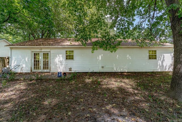 1302 Walker St, Paragould, AR 72450