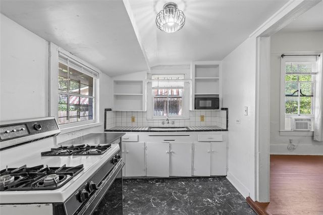 232 NW 4TH AVENUE, Gainesville, FL 32601