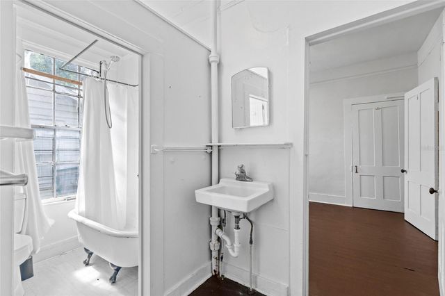 232 NW 4TH AVENUE, Gainesville, FL 32601