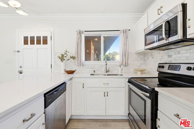 8358 Manitoba Street 8, Playa Del Rey (los Angeles), CA 90293