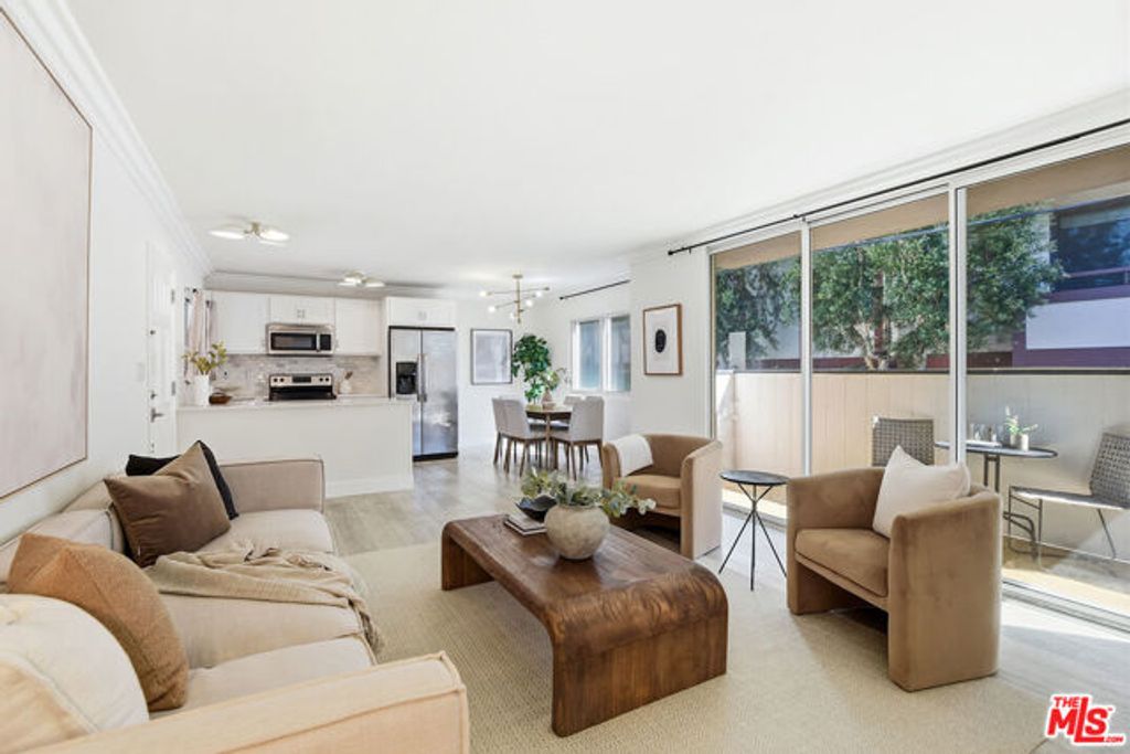 8358 Manitoba Street 8, Playa Del Rey (los Angeles), CA 90293