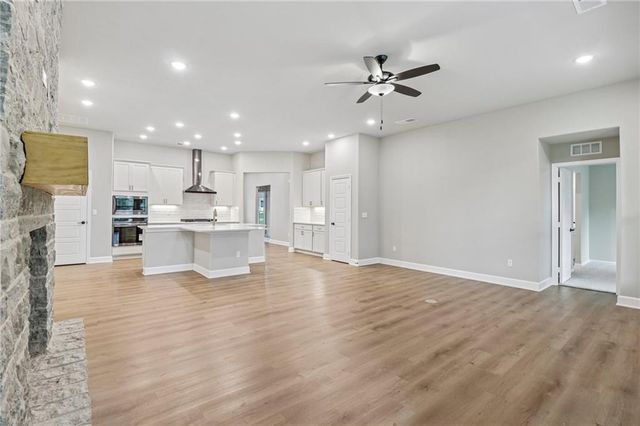 8523 Pickering Street, Lenexa, KS 66227