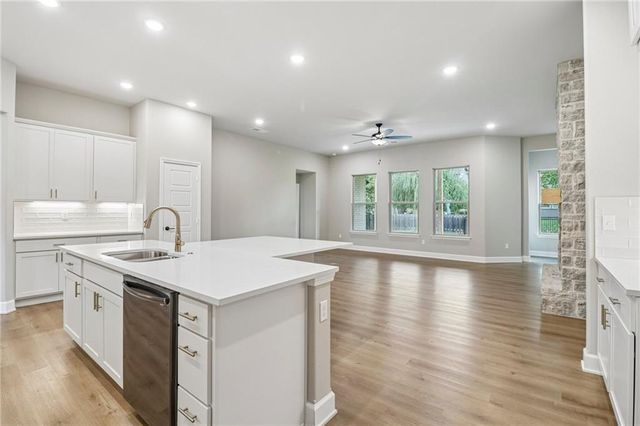 8523 Pickering Street, Lenexa, KS 66227