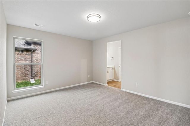 8523 Pickering Street, Lenexa, KS 66227