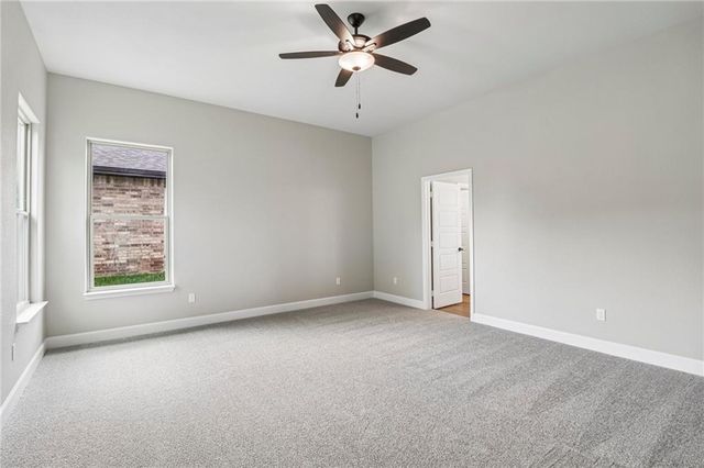 8523 Pickering Street, Lenexa, KS 66227