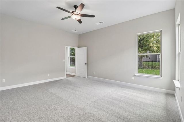 8523 Pickering Street, Lenexa, KS 66227