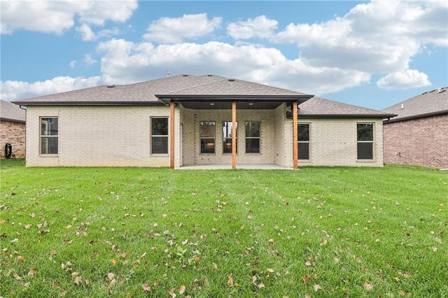 8523 Pickering Street, Lenexa, KS 66227
