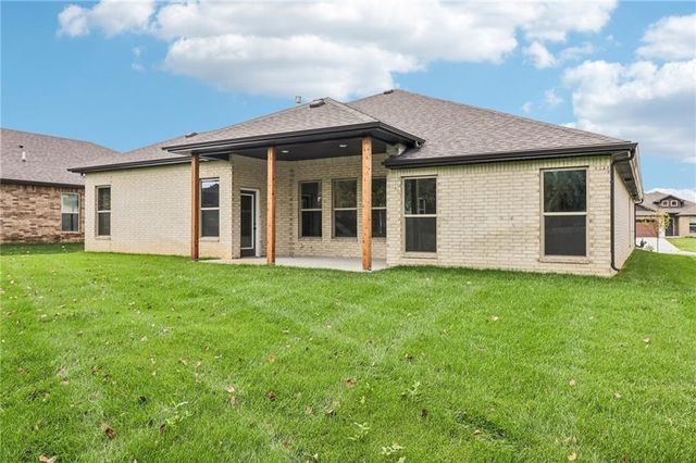 8523 Pickering Street, Lenexa, KS 66227