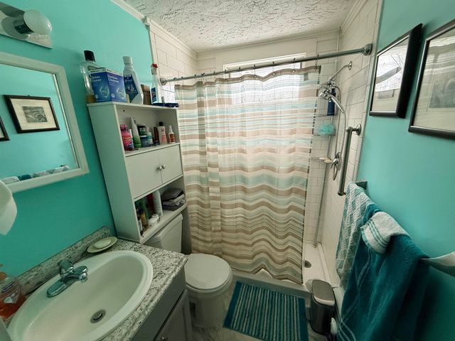 1 Highland Avenue, Claremont, NH 03743