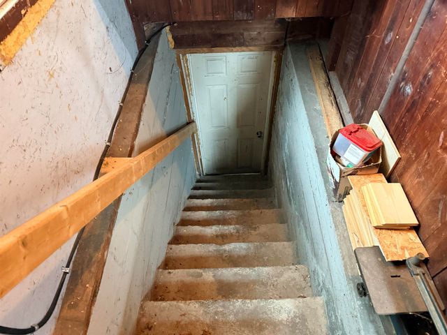 1 Highland Avenue, Claremont, NH 03743