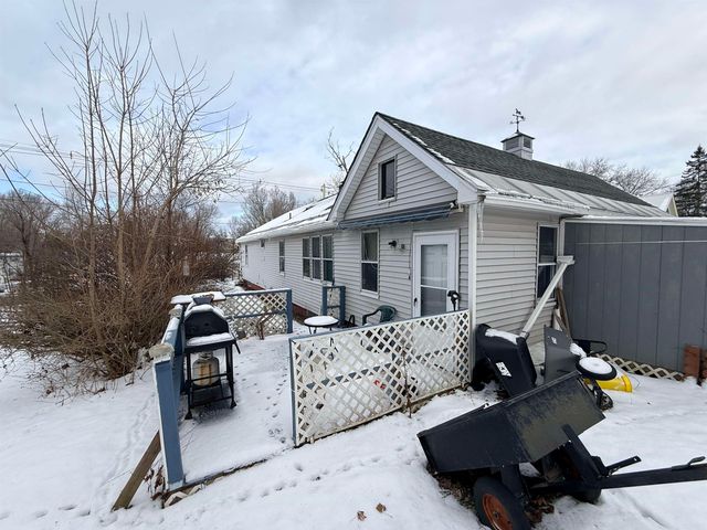 1 Highland Avenue, Claremont, NH 03743