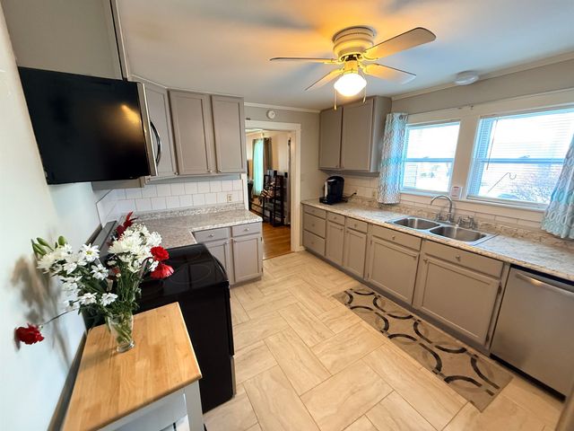 1 Highland Avenue, Claremont, NH 03743