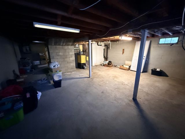 1 Highland Avenue, Claremont, NH 03743