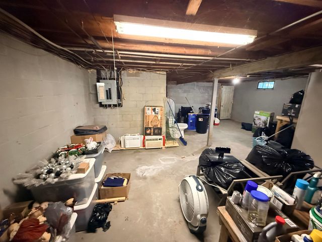 1 Highland Avenue, Claremont, NH 03743