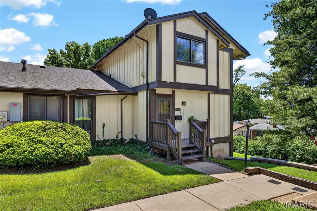 11135 Towering Pines Drive, Florissant, MO 63136