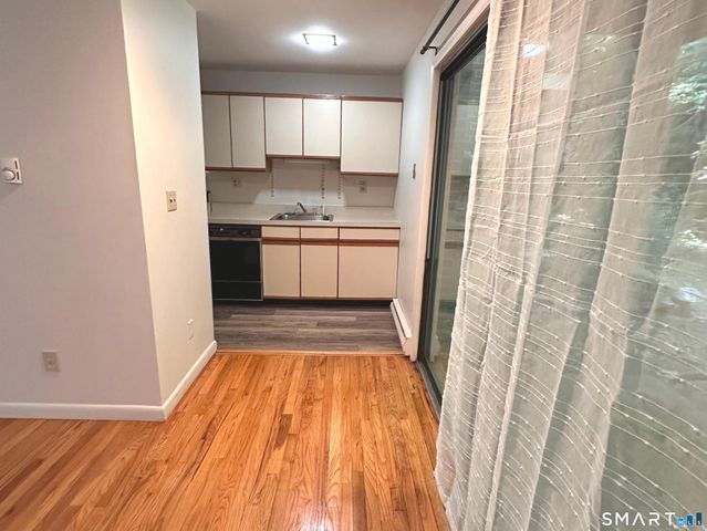 1634 Farmington Avenue 2, Farmington, CT 06085