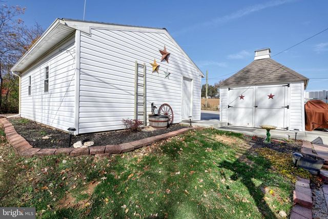 212 OAK RD, Dallastown, PA 17313