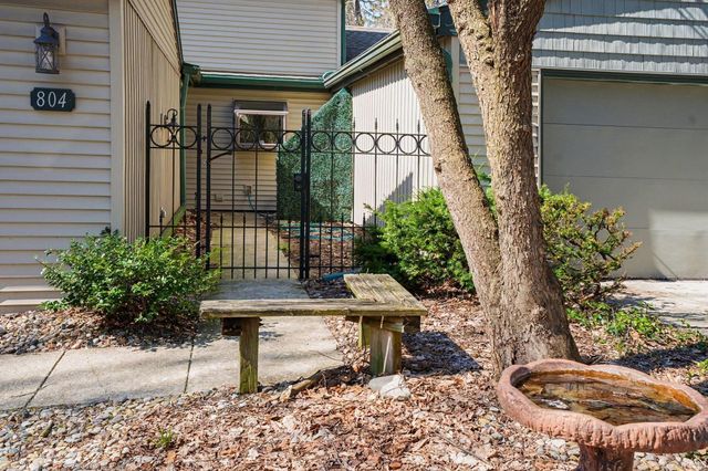 804 E Trailridge Drive, Mishawaka, IN 46544