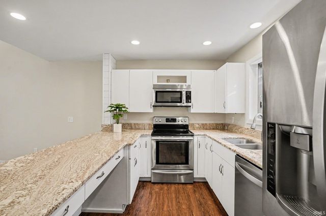 804 E Trailridge Drive, Mishawaka, IN 46544