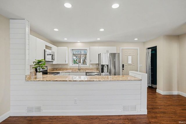 804 E Trailridge Drive, Mishawaka, IN 46544