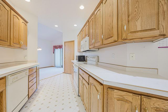 302 Fairway Drive, Casselton, ND 58012