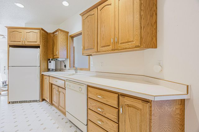 302 Fairway Drive, Casselton, ND 58012