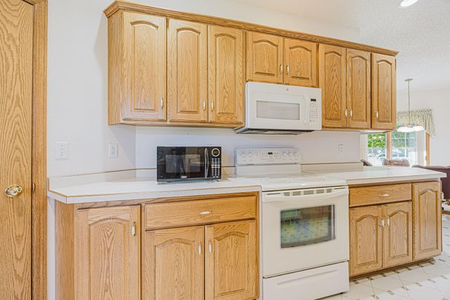 302 Fairway Drive, Casselton, ND 58012