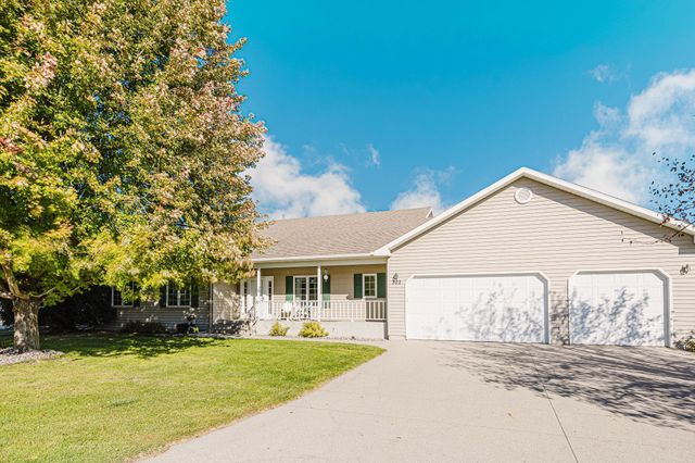 302 Fairway Drive, Casselton, ND 58012