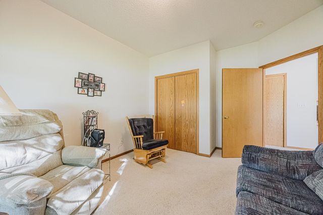 302 Fairway Drive, Casselton, ND 58012