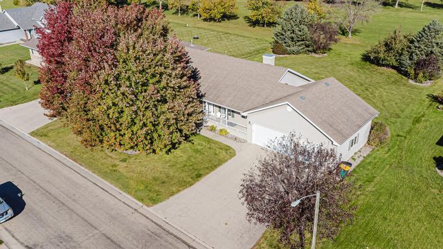 302 Fairway Drive, Casselton, ND 58012