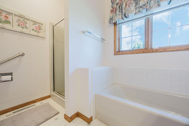 302 Fairway Drive, Casselton, ND 58012